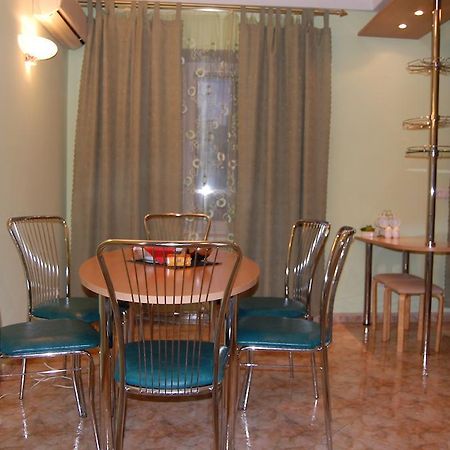 Like Hostel Киев Екстериор снимка