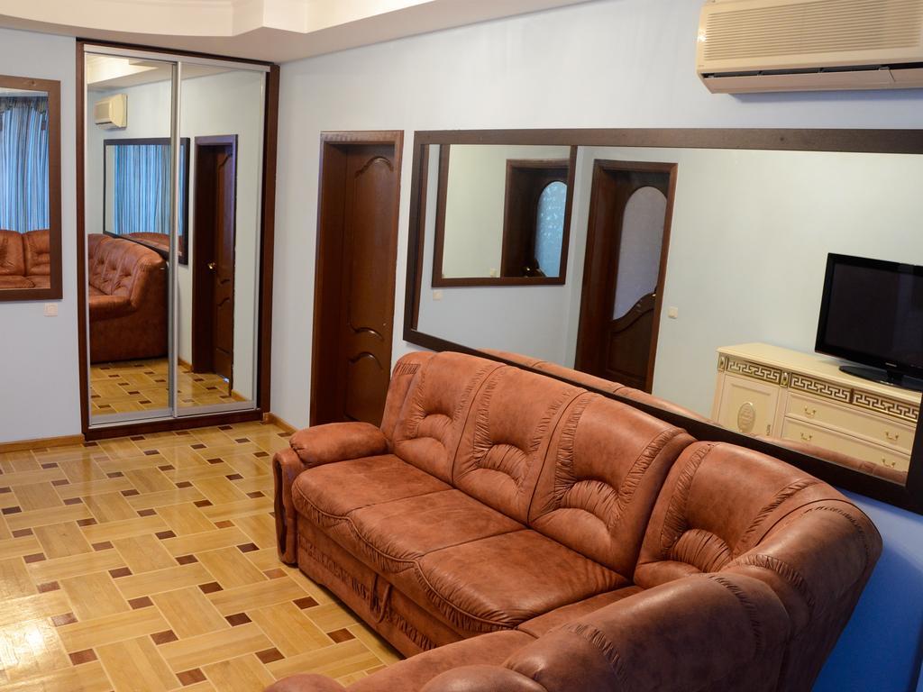 Like Hostel Киев Екстериор снимка