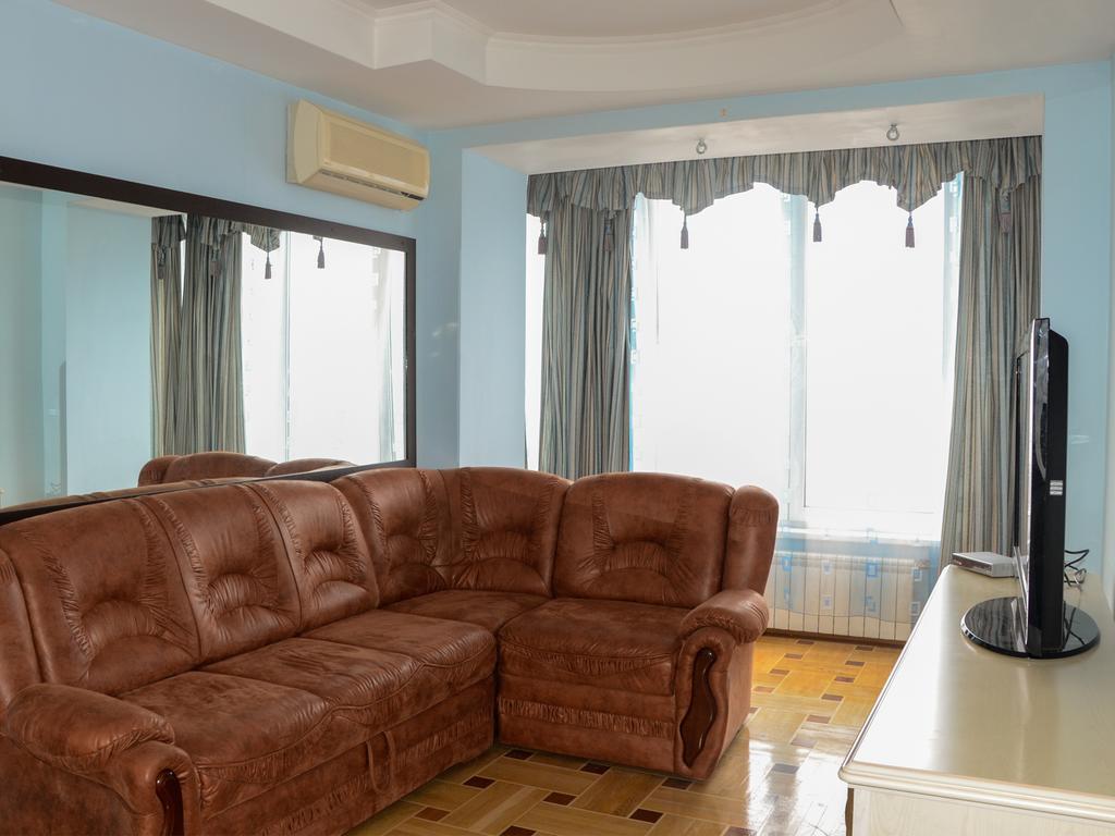 Like Hostel Киев Екстериор снимка