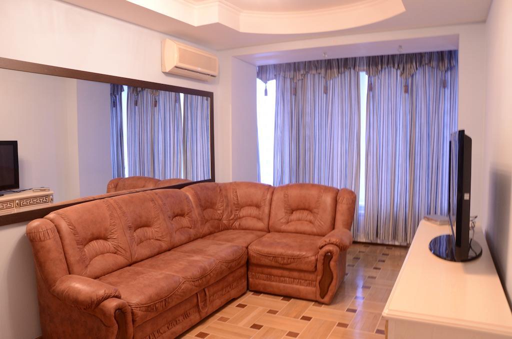 Like Hostel Киев Екстериор снимка