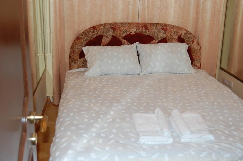 Like Hostel Киев Екстериор снимка